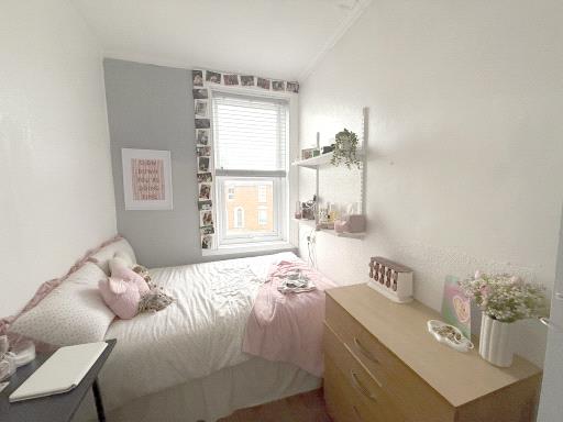 Cheaper room 7 - Thumb
